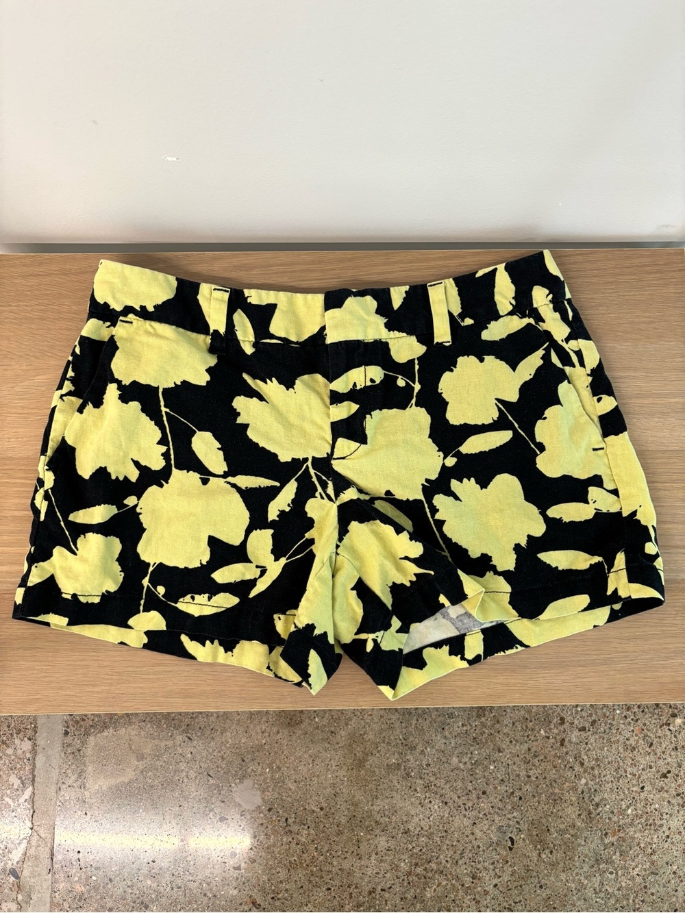 Ann Taylor LOFT Yellow Black Floral‎ Linen Blend Shorts Size 4 Summer Tropical